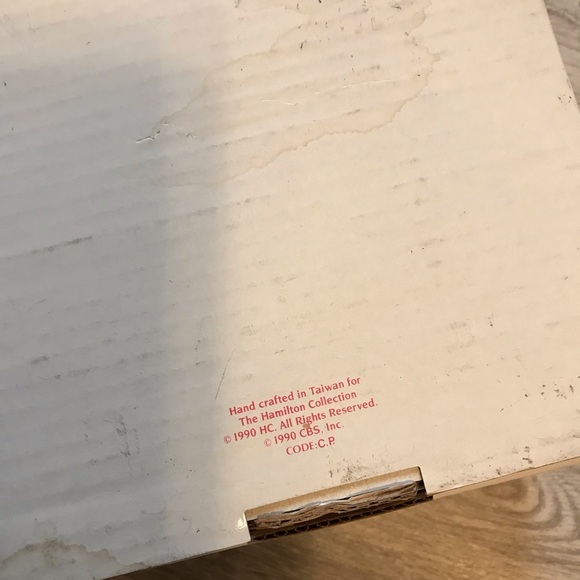 Classic Collectible Doll I Love Lucy new w/stand in original box - Picture 7 of 7